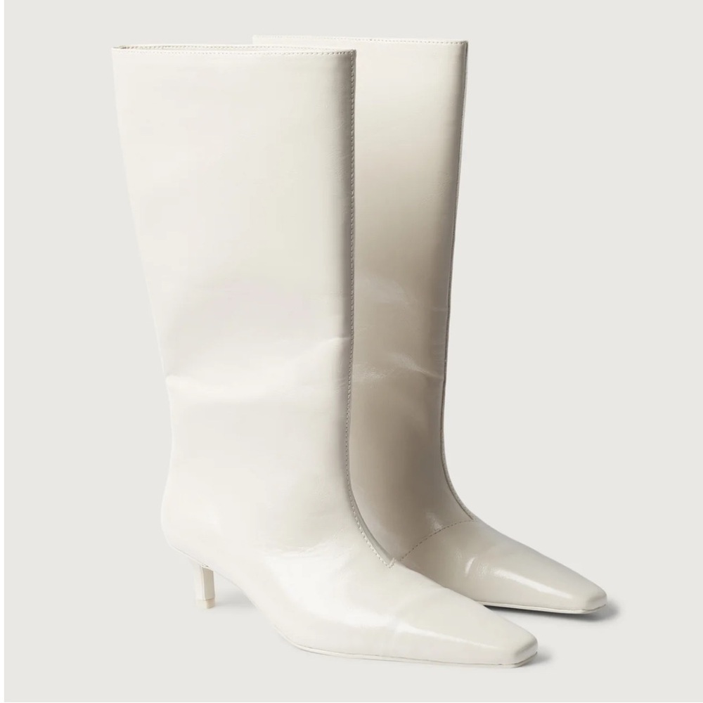 WORE ONCE. OAK + FORT KNEE HIGH BOOTS IN BEIGE